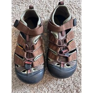KEEN Newport Hiking Outdoor Kids Brown Canvas Closed Toe Sandals SZ 2